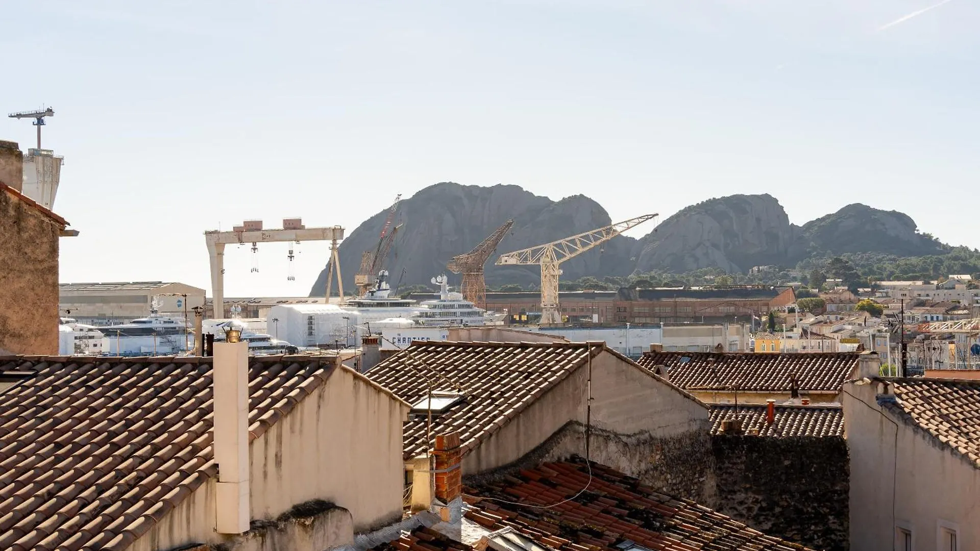 Les Fincas Du Port - Studios En Ville Avec Vue La Ciotat France