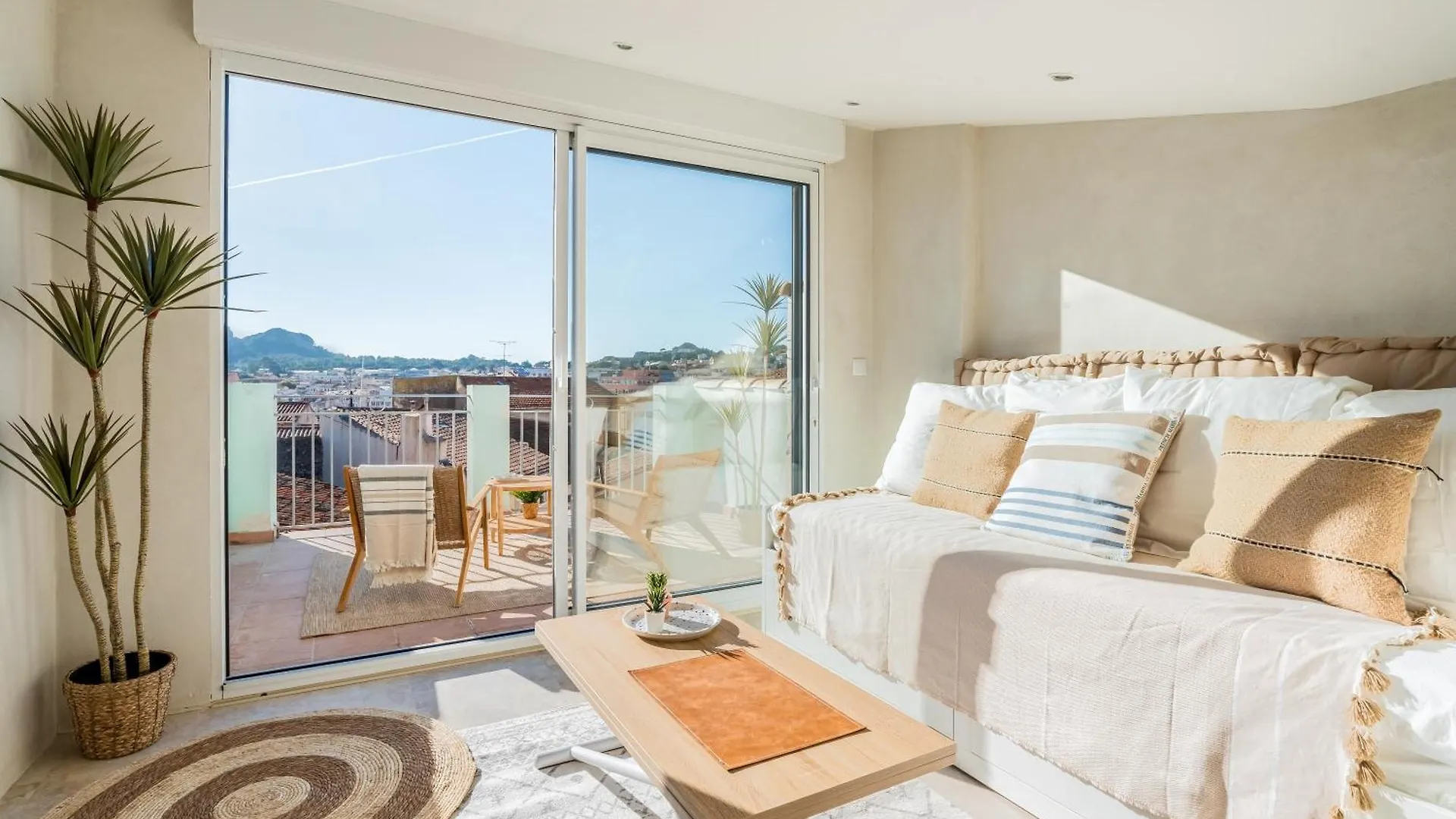 Les Fincas Du Port - Studios En Ville Avec Vue La Ciotat 0*,  France