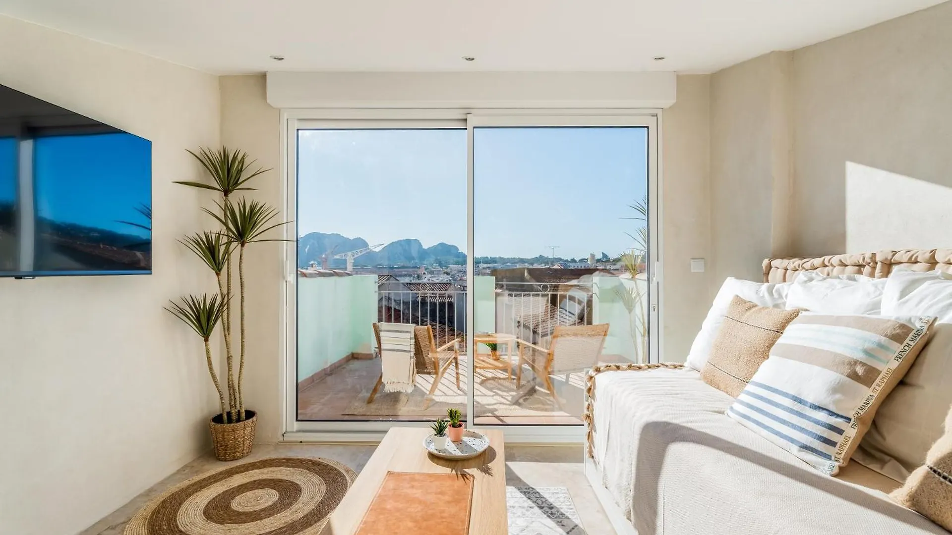 Les Fincas Du Port - Studios En Ville Avec Vue La Ciotat Appartement