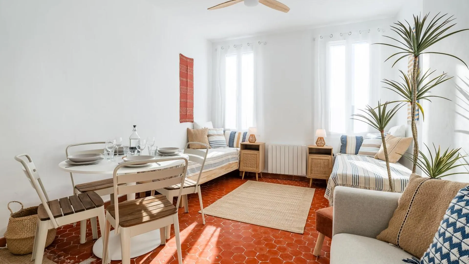Les Fincas Du Port - Studios En Ville Avec Vue La Ciotat Appartement