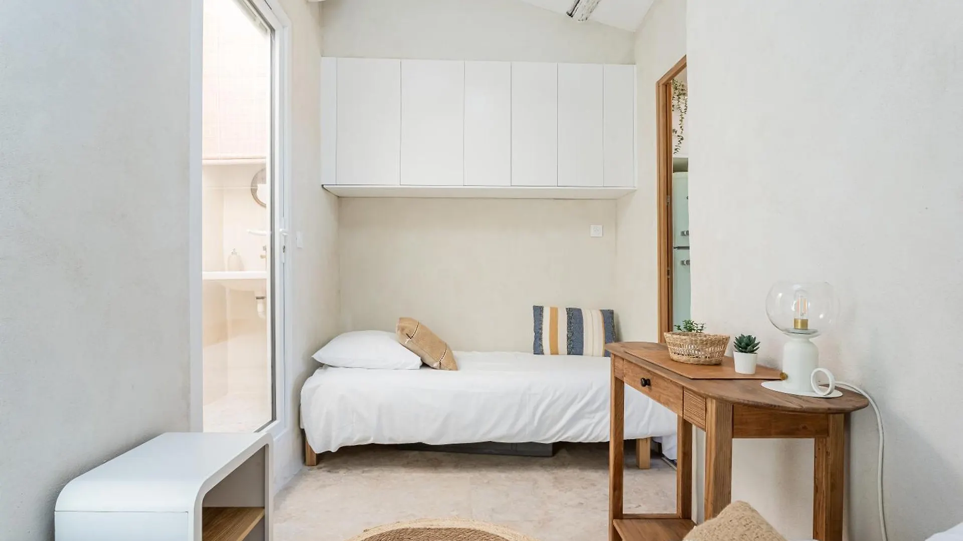 Appartement Les Fincas Du Port - Studios En Ville Avec Vue La Ciotat