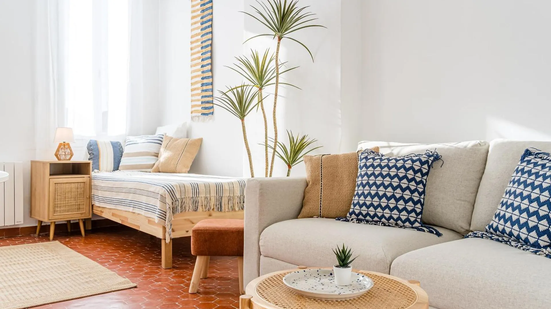 Les Fincas Du Port - Studios En Ville Avec Vue La Ciotat Apartment