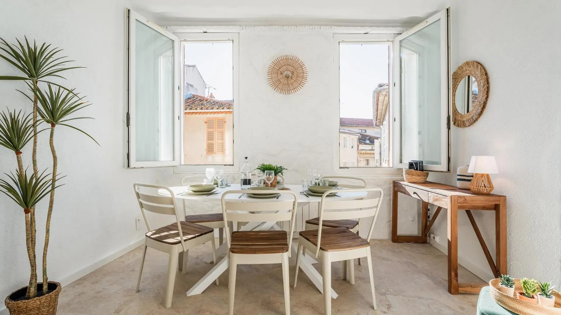 Apartment Les Fincas Du Port - Studios En Ville Avec Vue La Ciotat